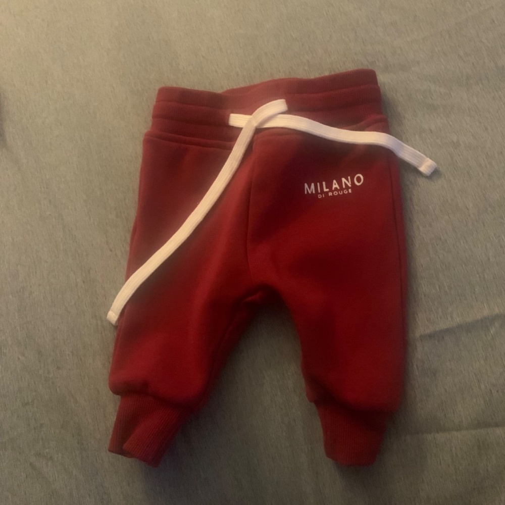 Sweatsuit - Picture 3 of 5